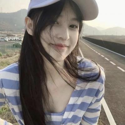 红唇相吻